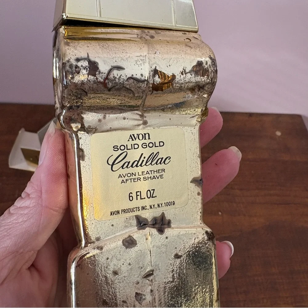 💚Avon Vintage Solid Gold Cadillac Car Decanter